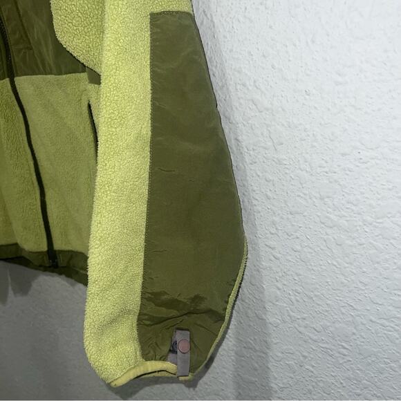 The North Face Women’s Denali Jacket - Picture 3 of 9